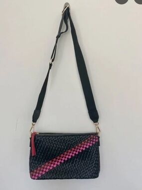 Capital Z Woven Black Crossbody Bag With Pink Accent Motherchic Purse